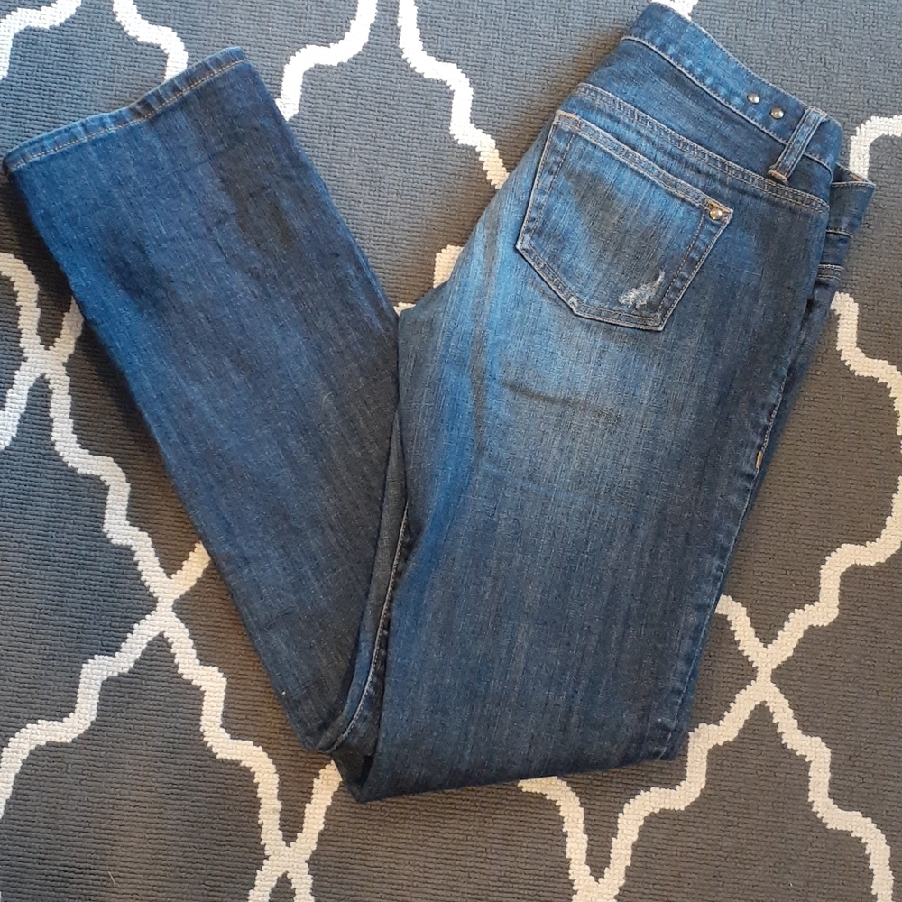 Cabi Low RiseJeans Lightly Distressed 4